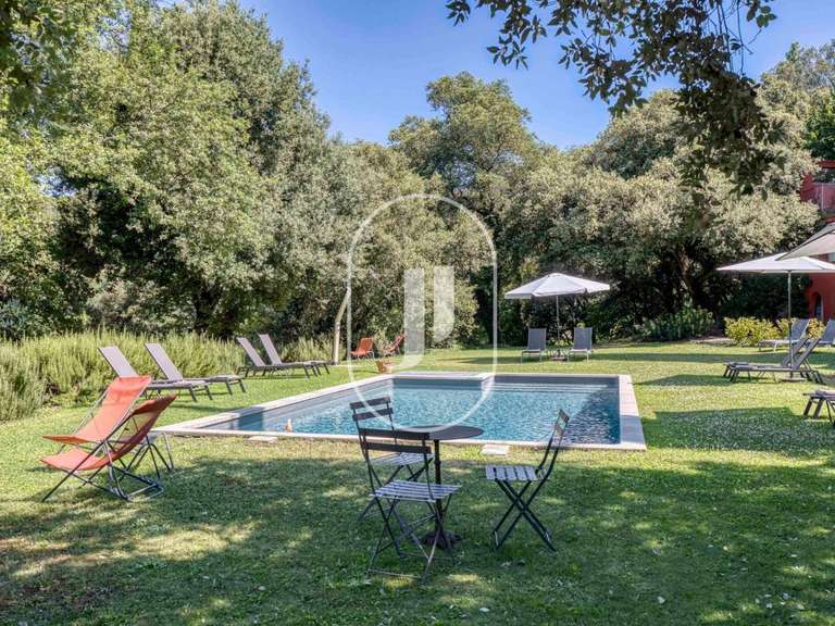 Propriété Malaucène - 10 chambres - 540m²