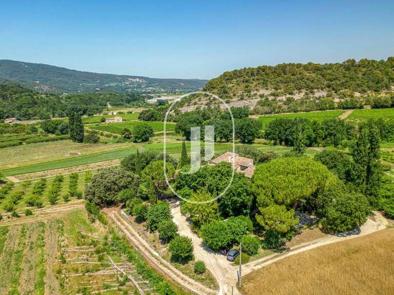 Propriété Malaucène - 10 chambres - 540m²
