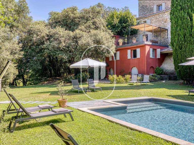 Propriété Malaucène - 10 chambres - 540m²