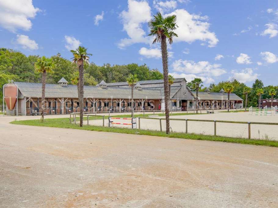 Equestrian property Petit-Mars
