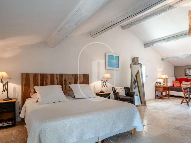 Maison Pernes-les-Fontaines - 6 chambres - 358m²
