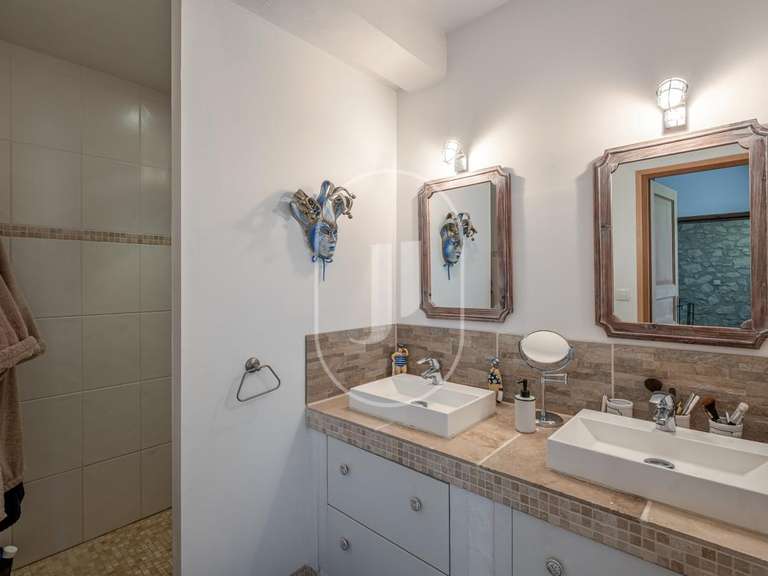 Maison Pernes-les-Fontaines - 6 chambres - 358m²