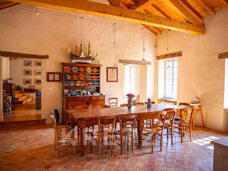 Château Le Poët-Célard - 17 chambres - 1350m²