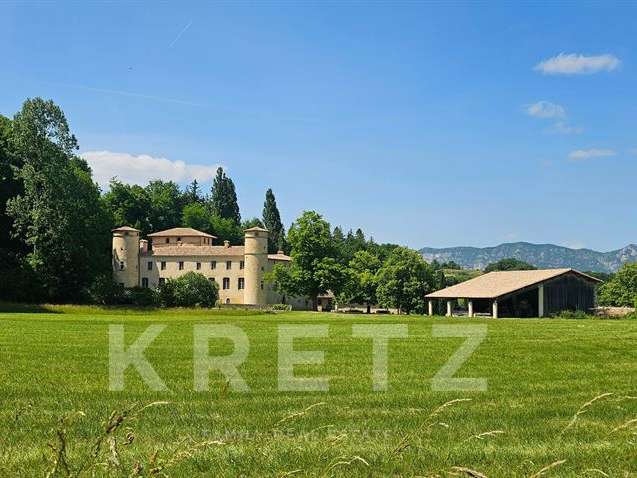 Château Le Poët-Célard - 17 chambres - 1350m²