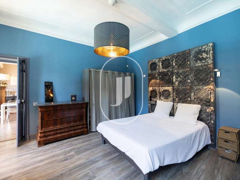 Maison Montélimar - 10 chambres - 381m²