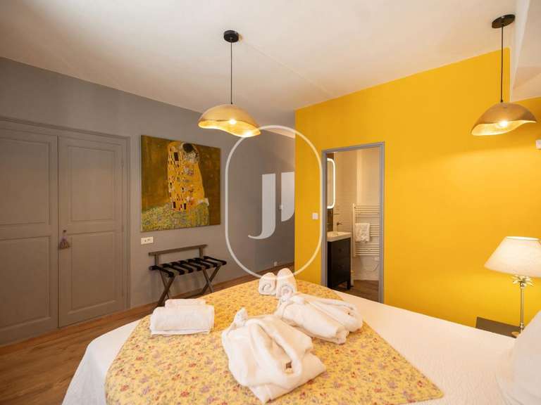 Maison Montélimar - 10 chambres - 381m²