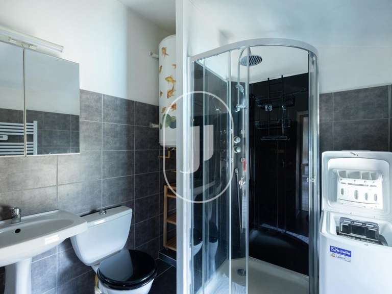 Maison Montélimar - 10 chambres - 381m²