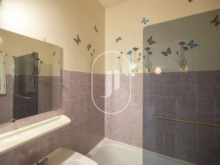 Maison Montélimar - 10 chambres - 381m²