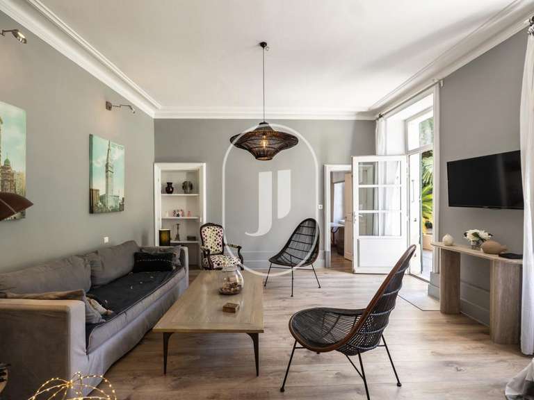 Maison Montélimar - 10 chambres - 381m²