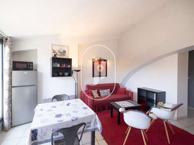 Maison Montélimar - 10 chambres - 381m²