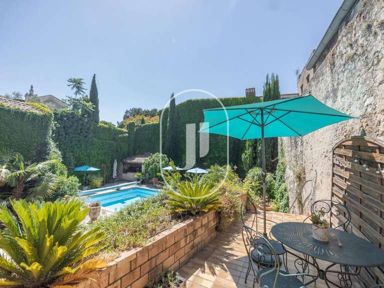 Maison Montélimar - 10 chambres - 381m²