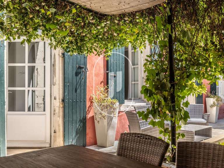 Maison Montélimar - 10 chambres - 381m²