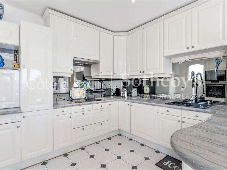 Maison Grimaud - 5 chambres - 306m²