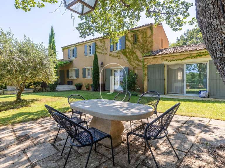 Propriété Apt - 4 chambres - 192m²
