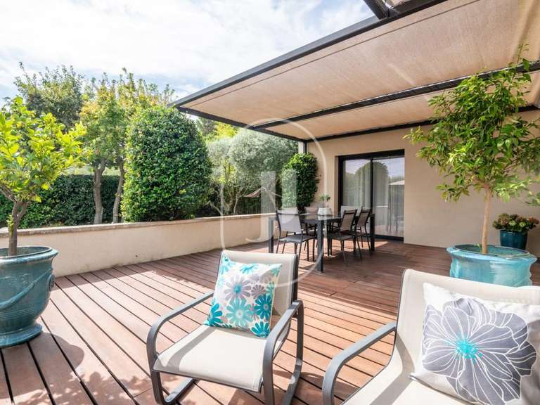 Maison Eygalières - 5 chambres - 204m²
