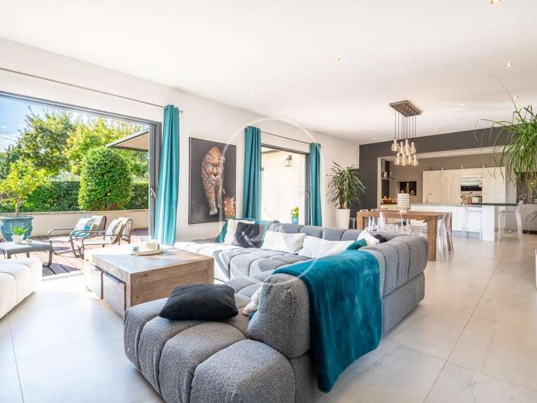 Maison Eygalières - 5 chambres - 204m²