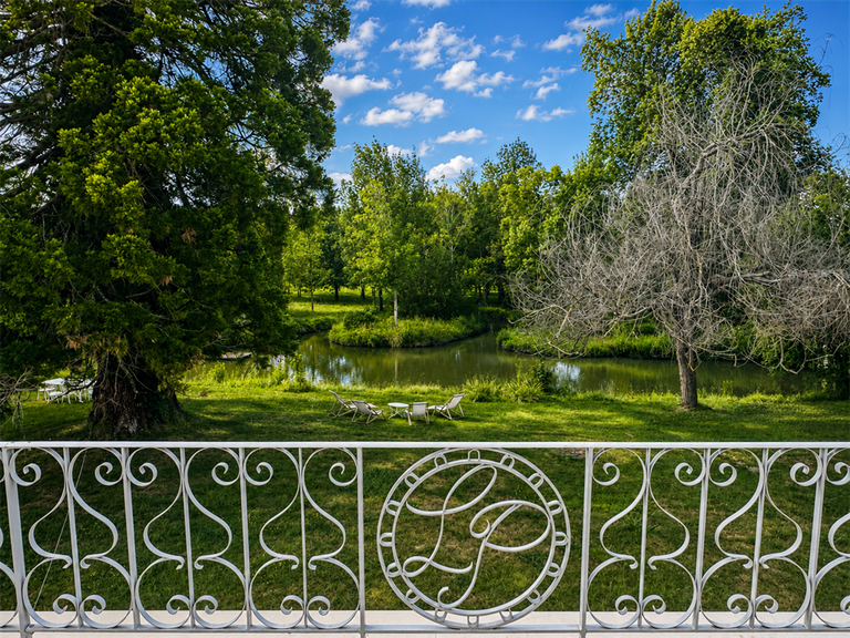 Castle Chinon - 8 bedrooms - 570m²
