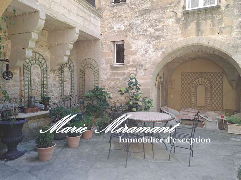 Hôtel particulier Uzès - 7 chambres - 450m²