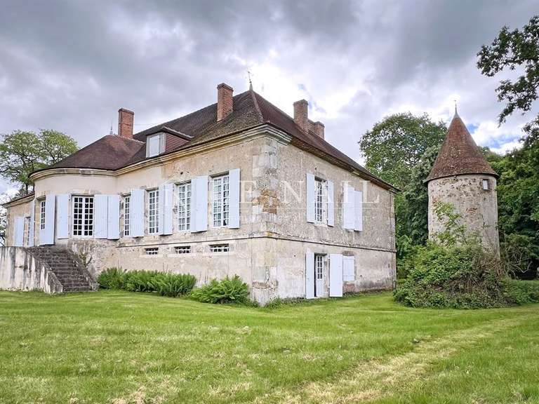 Château Angoulême - 8 chambres - 470m²