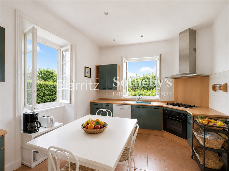 Maison Biarritz - 5 chambres - 211m²