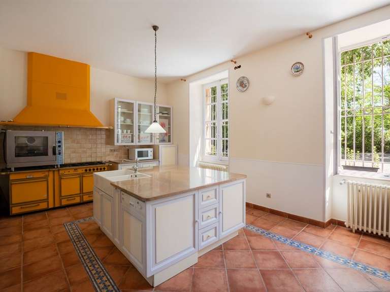 Château Pézenas - 8 chambres - 1400m²