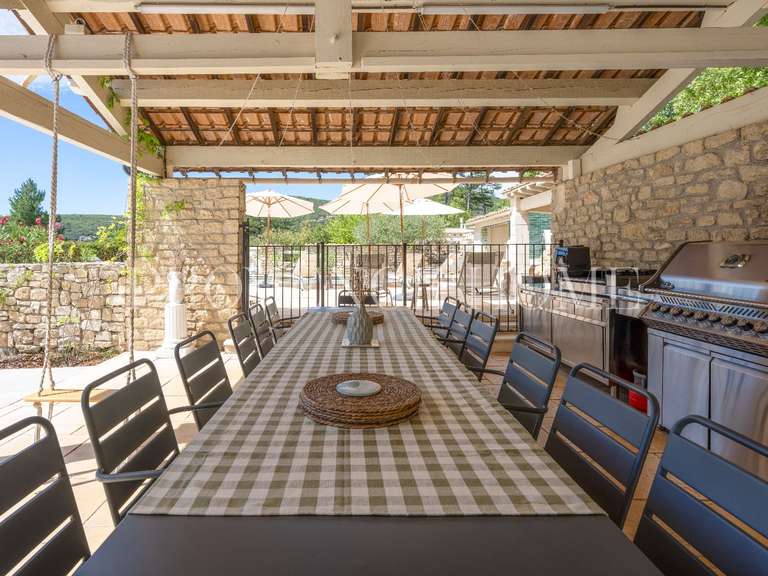 Propriété Murs - 5 chambres - 215m²
