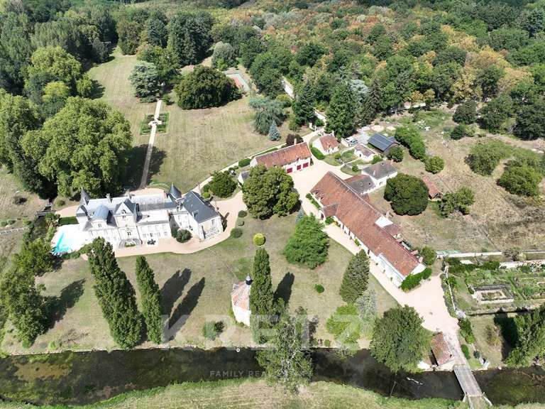 Château Chabris - 14 chambres - 936m²