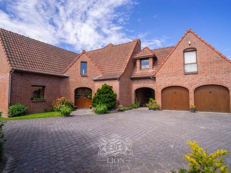 Maison Louvil - 7 chambres - 247m²