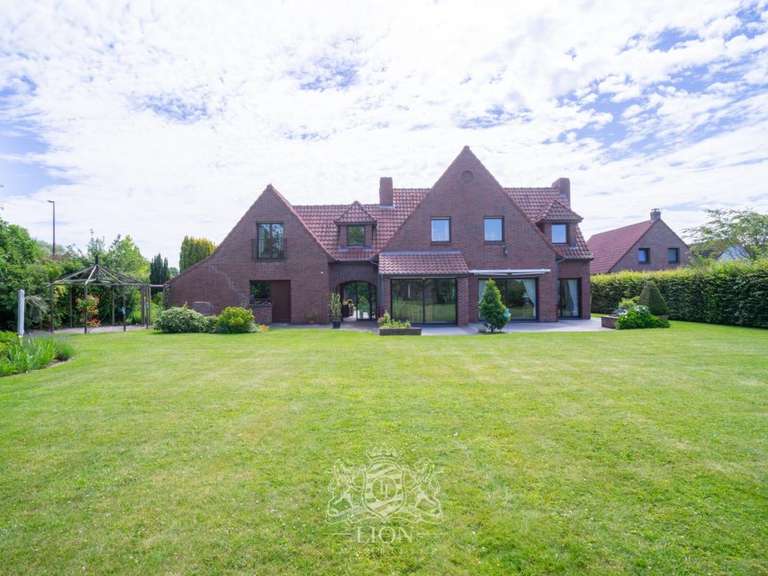 Maison Louvil - 7 chambres - 247m²