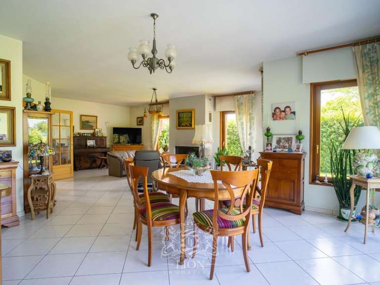 Maison Louvil - 7 chambres - 247m²