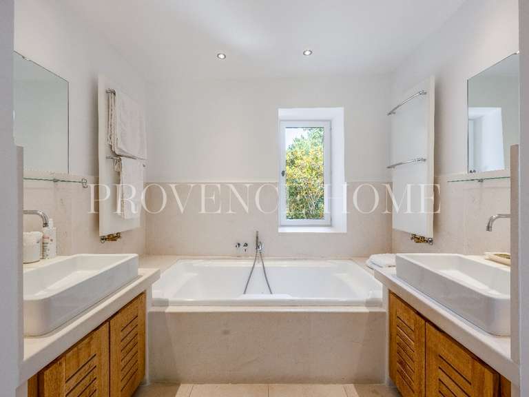 Propriété Goult - 9 chambres - 623m²