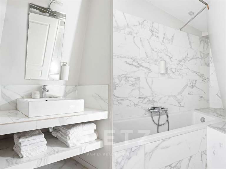 Hôtel particulier Paris 16e - 8 chambres - 413m²