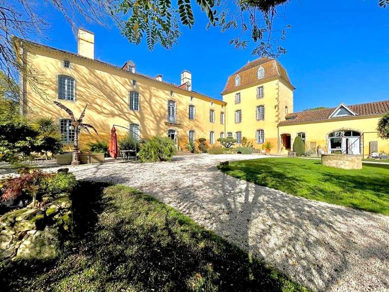 Château Marciac - 26 chambres - 1600m²