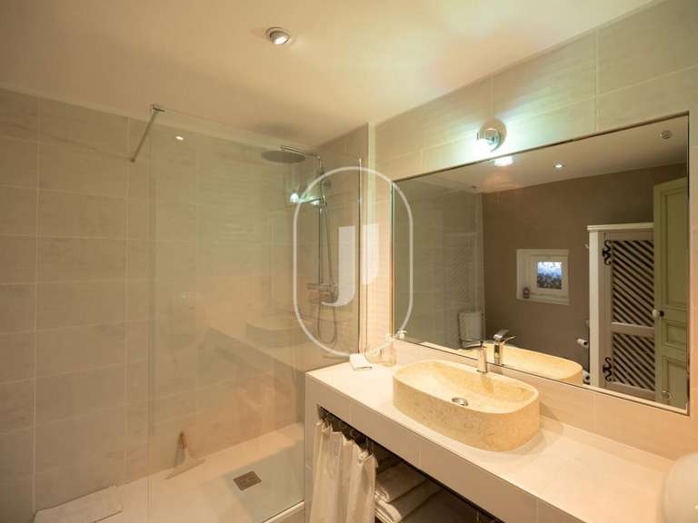 Maison Sainte-Cécile-les-Vignes - 8 chambres - 322m²