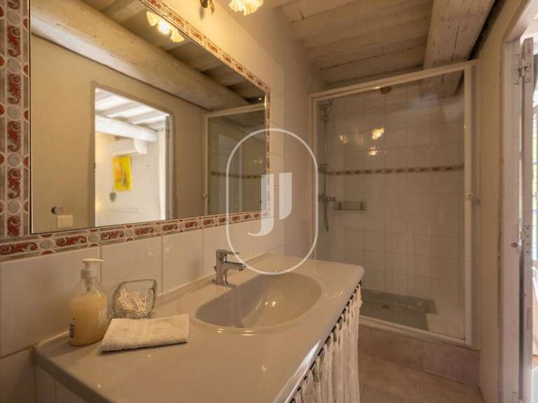 Maison Sainte-Cécile-les-Vignes - 8 chambres - 322m²