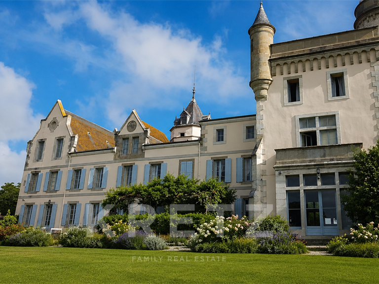 Château Carcassonne - 10 chambres - 600m²