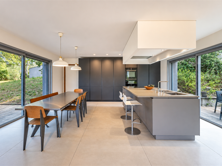House Castelnau-le-Lez - 6 bedrooms - 248m²