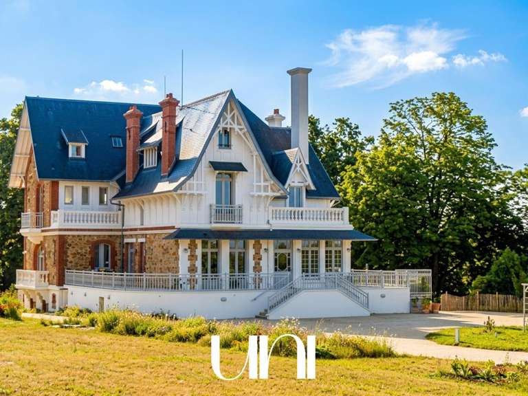 Propriété Granville - 6 chambres - 780m²