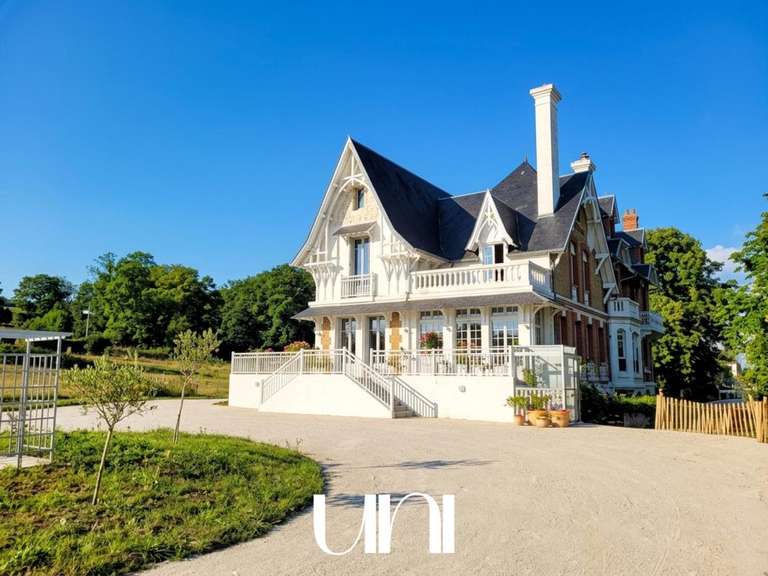 Propriété Granville - 6 chambres - 780m²