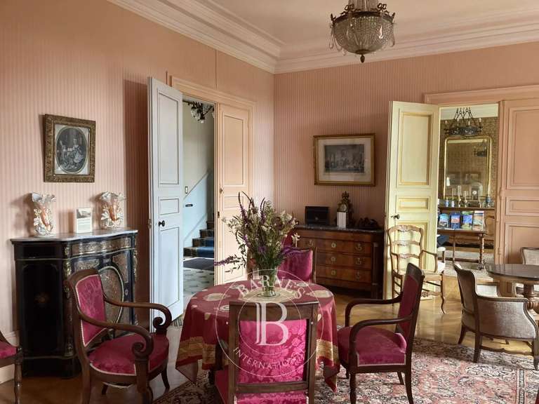 Propriété Veuves - 16 chambres - 558m²