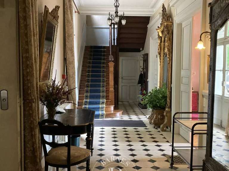 Propriété Veuves - 16 chambres - 558m²