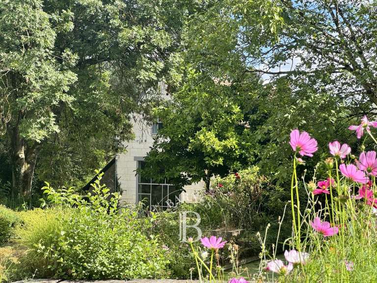 Propriété Vendôme - 9 chambres - 312m²