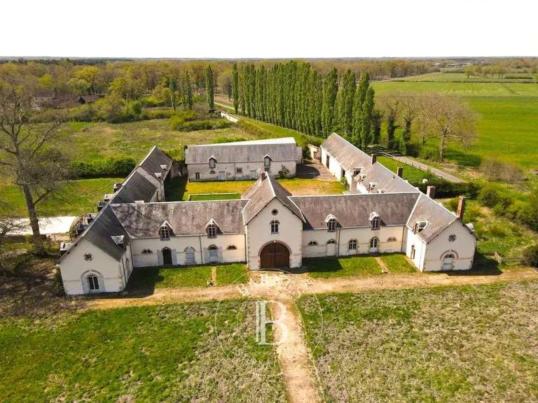 Propriété Salbris - 10 chambres - 1135m²