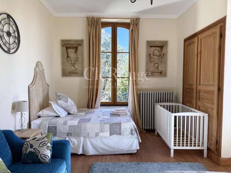 Propriété Seyches - 5 chambres - 288m²