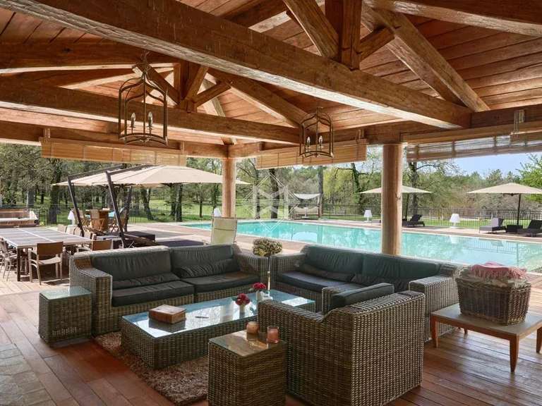 Propriété Callian - 10 chambres - 737m²