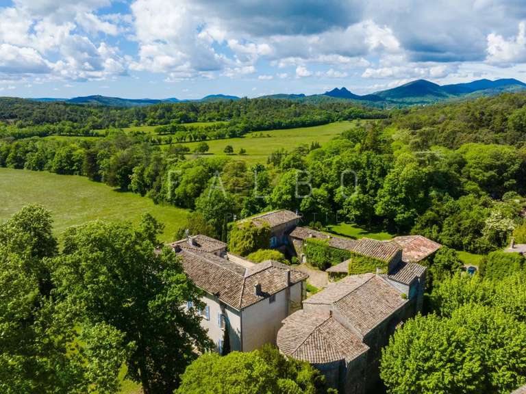 Propriété Anduze - 13 chambres - 1563m²