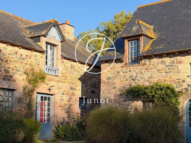Propriété Plurien - 15 chambres - 500m²