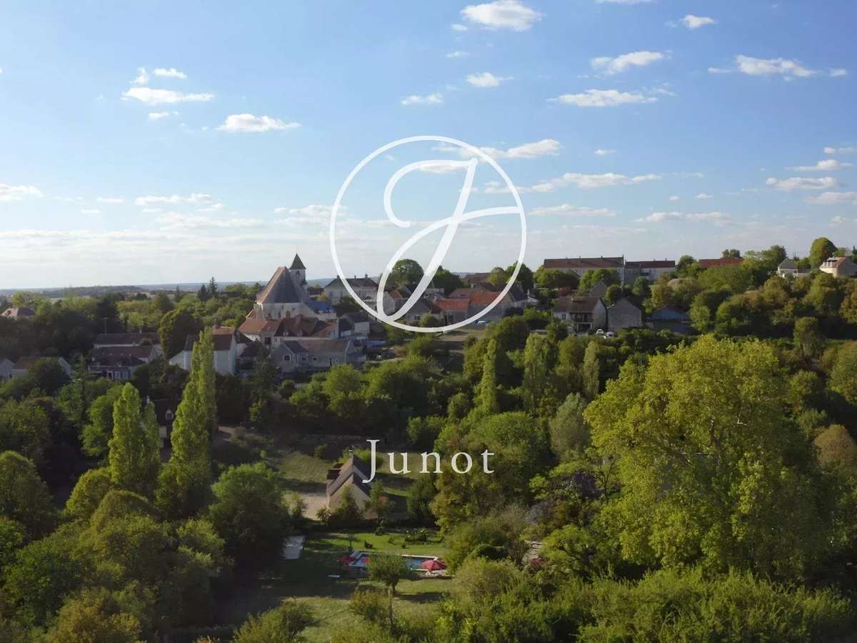 Property Courson-les-Carrières