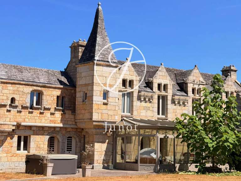 Propriété Pluvigner - 9 chambres - 568m²