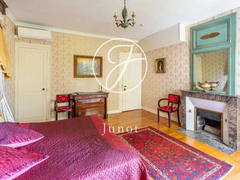 Propriété Troo - 13 chambres - 800m²
